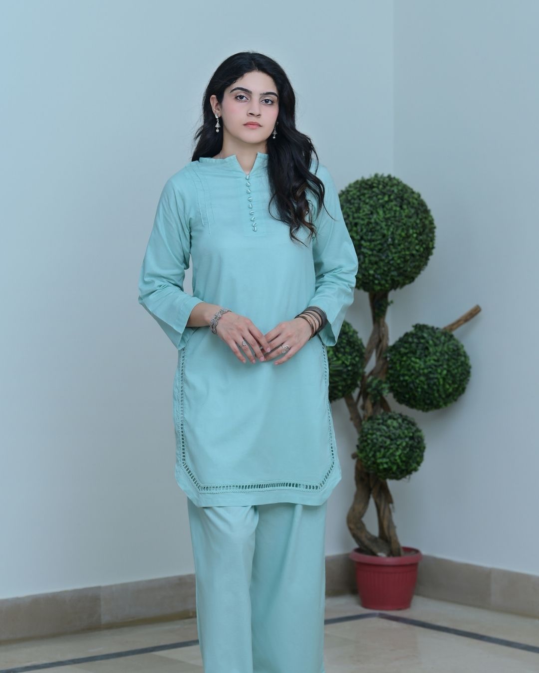 aqua lawn stitched 2-piece suit – kameez & trouser video