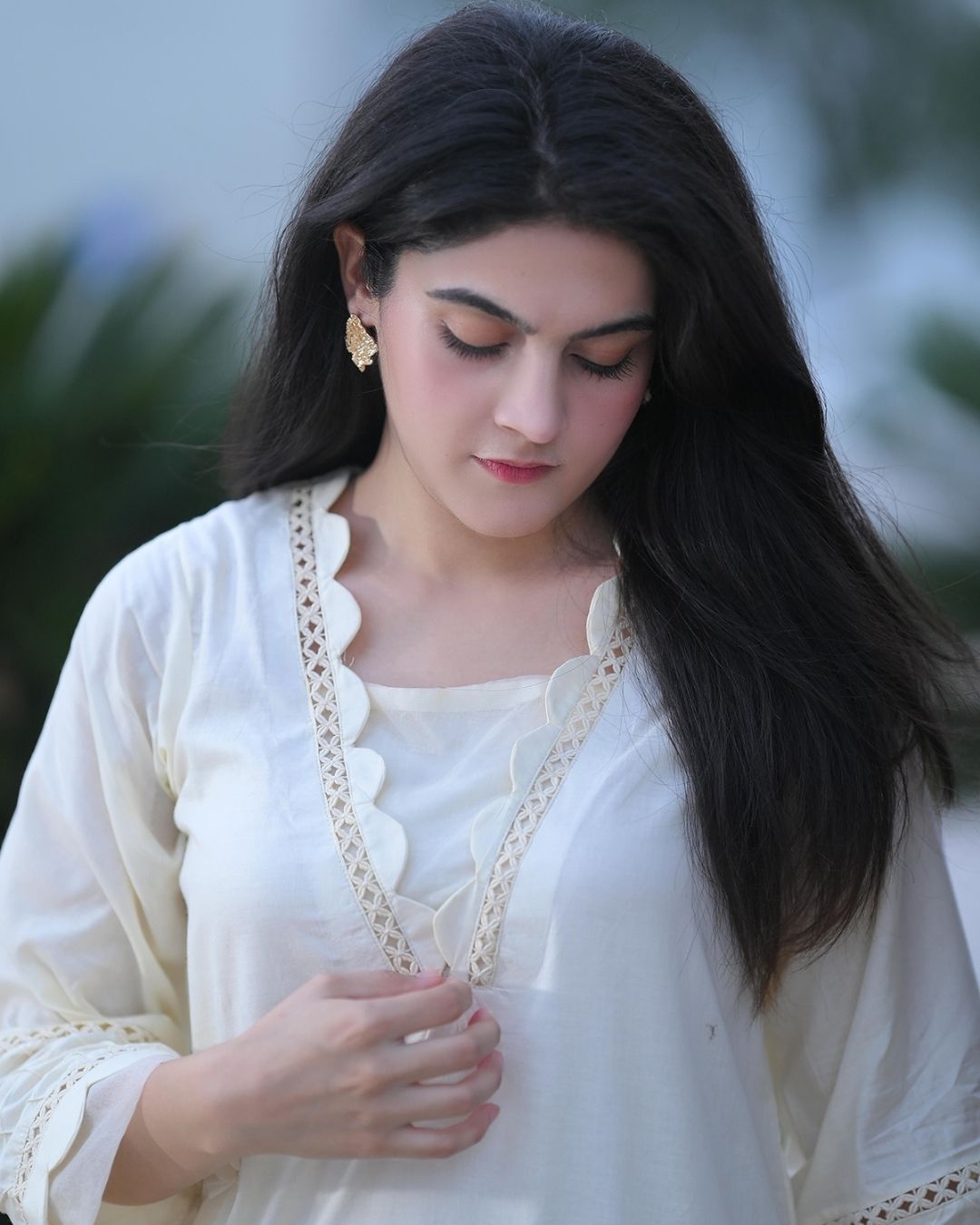 white lawn stitched 2-piece suit readymade