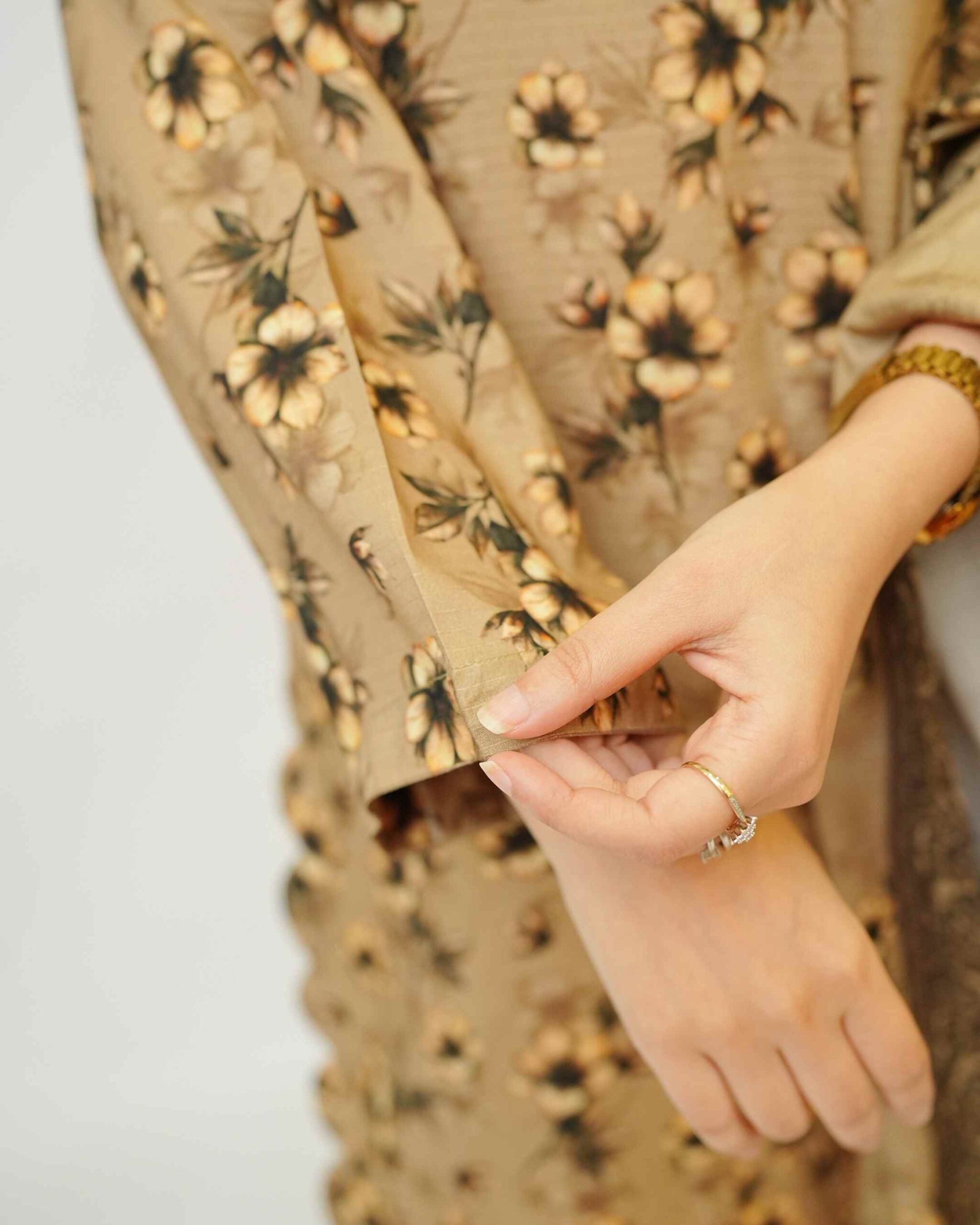 Camel Charm – YASHAM® Premium Slub Linen 3-Piece Printed Suit - Image 9