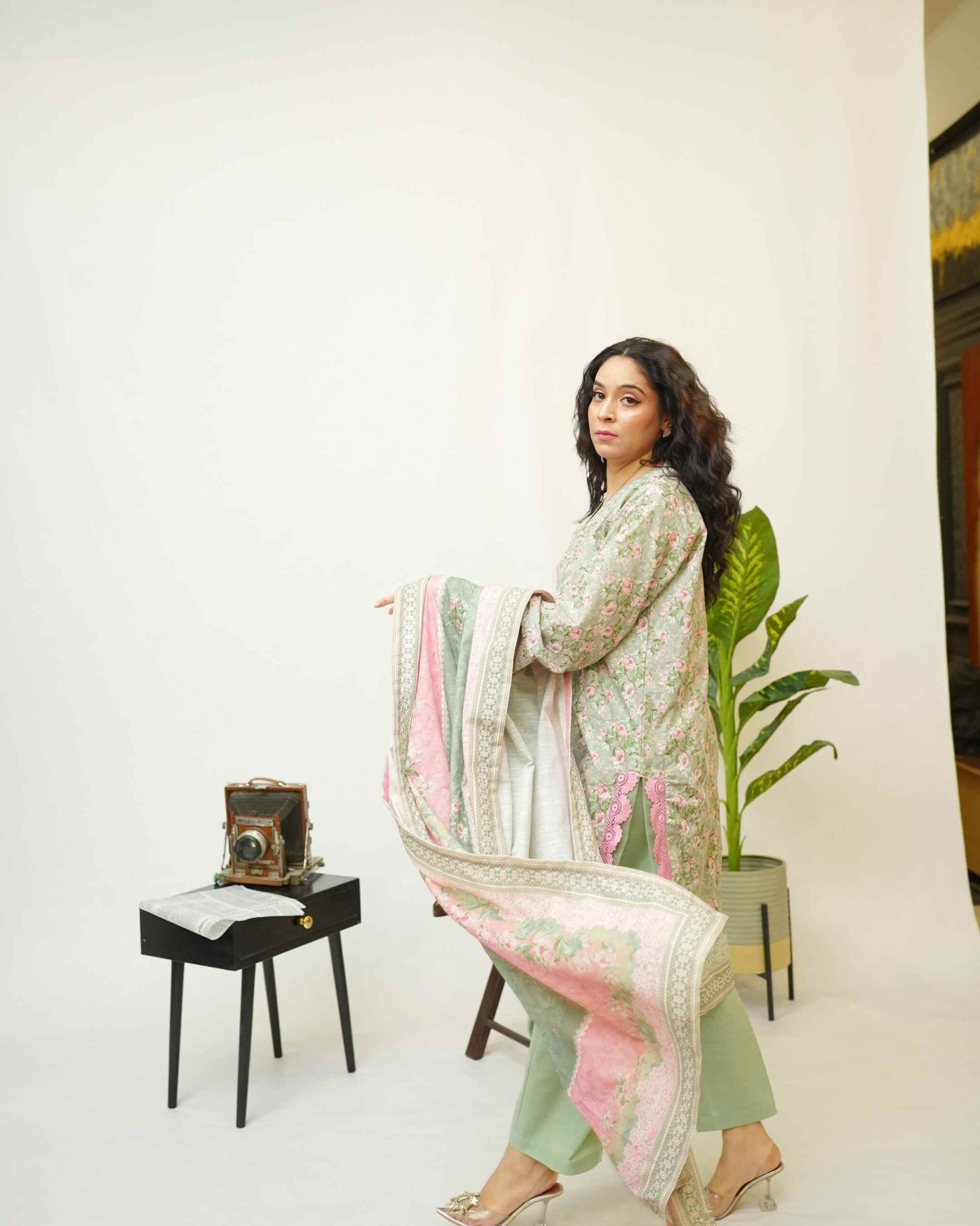 Pista Blush – YASHAM® Premium Khaddar 3-Piece Printed Suit - Image 3