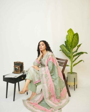 Pista Blush – YASHAM® Premium Khaddar 3-Piece Printed Suit