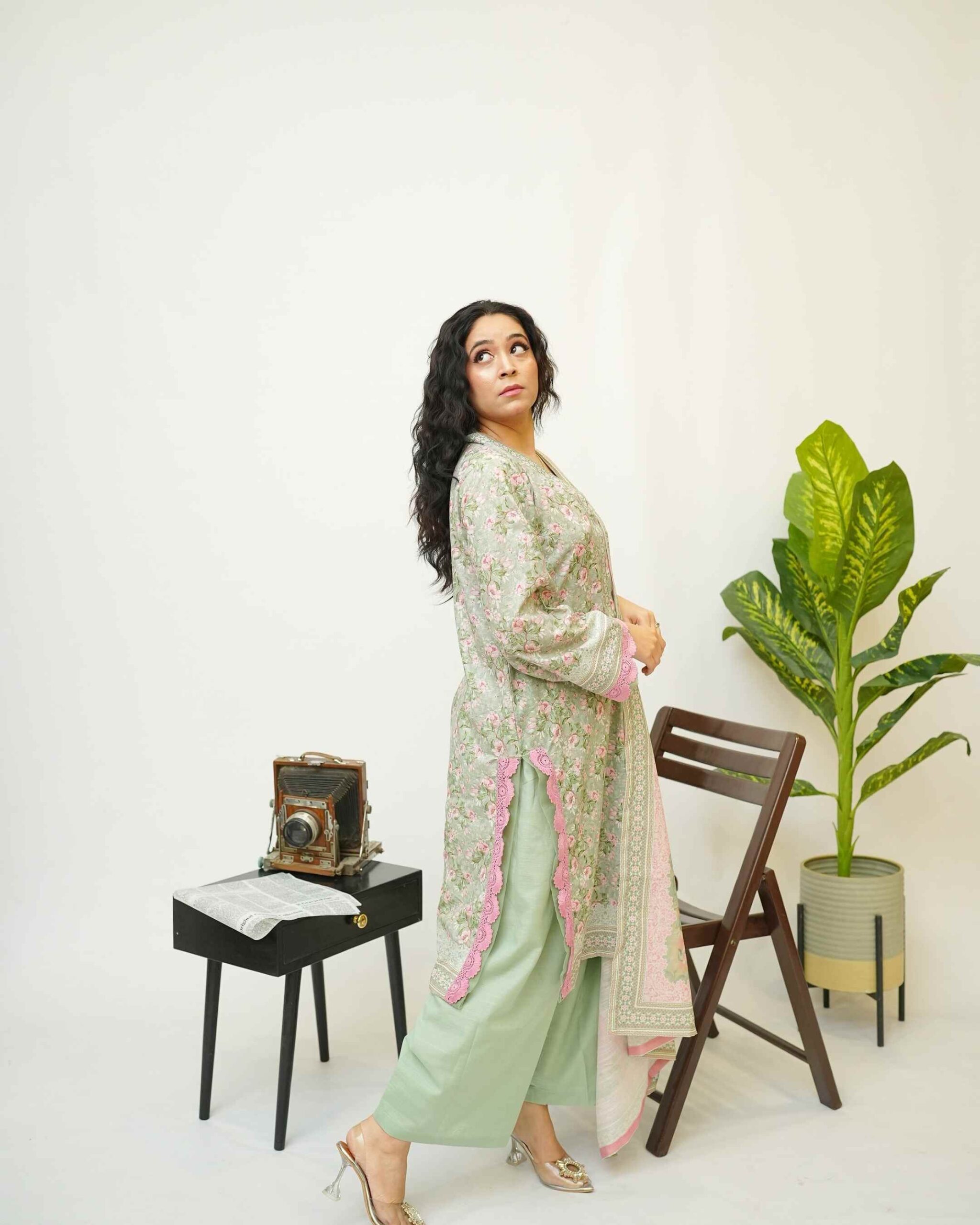 Pista Blush – YASHAM® Premium Khaddar 3-Piece Printed Suit - Image 2