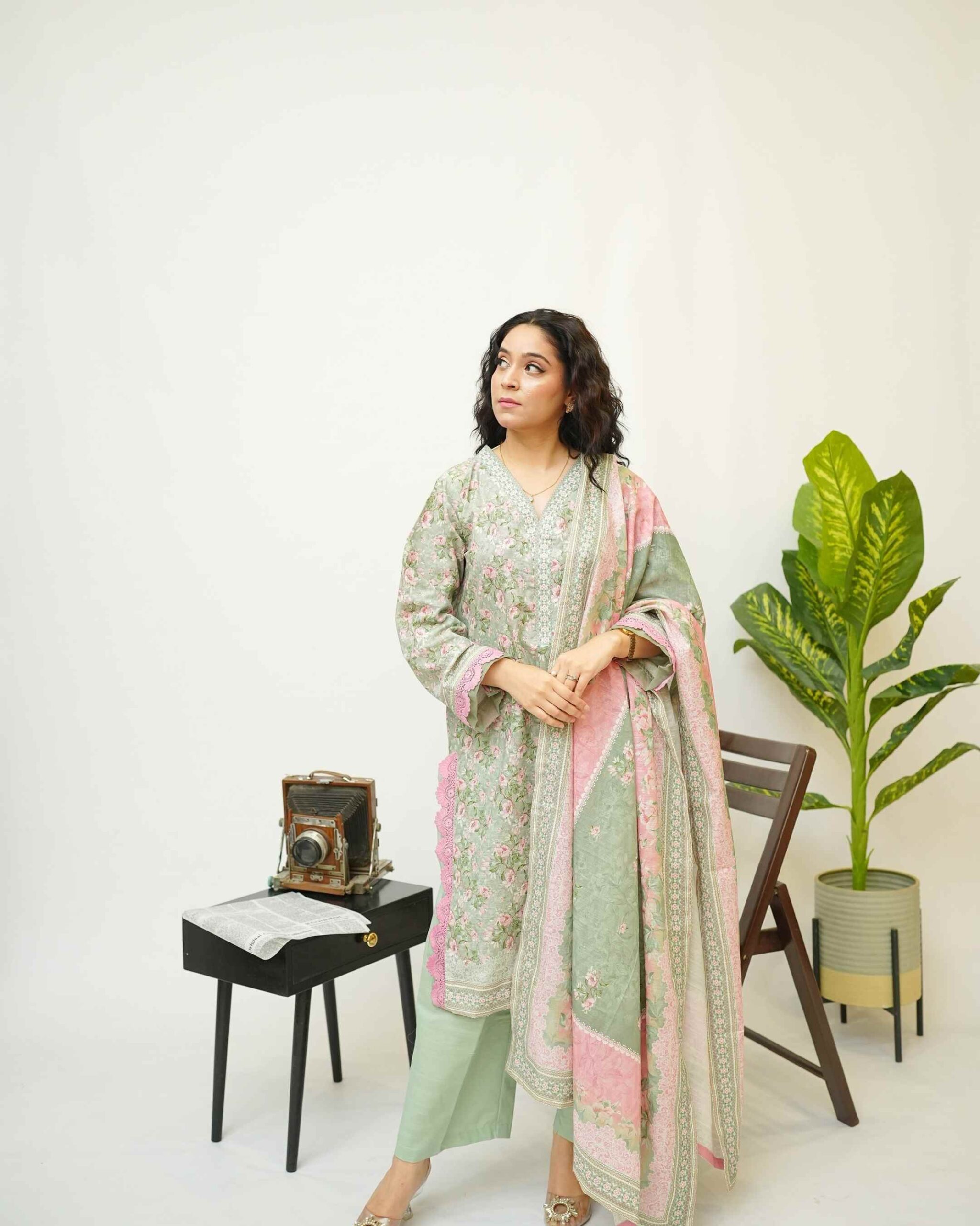 Pista Blush – YASHAM® Premium Khaddar 3-Piece Printed Suit - Image 4