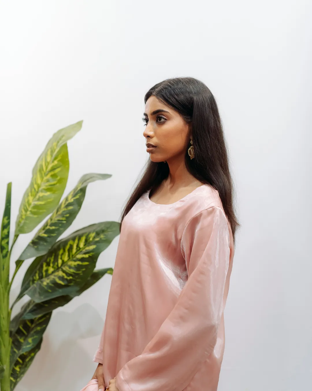 Blush Farshi – YASHAM® Premium Sheesha Silk 3-Piece Suit - Image 4